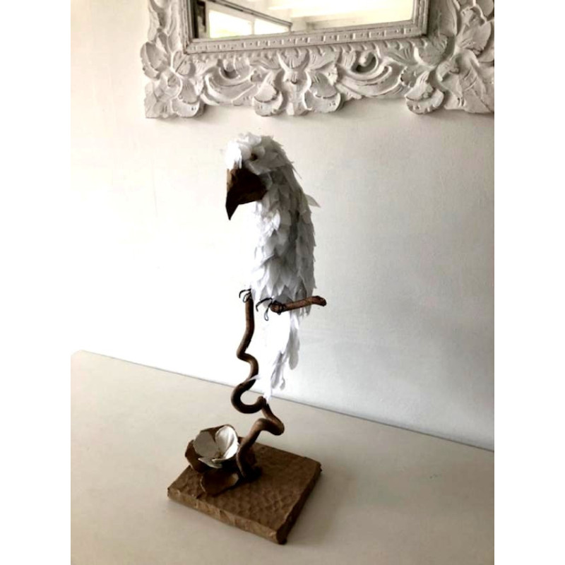 Perroquet en papier mâché et papier de soie