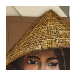 Portrait de femme asiatique en carton recyclé