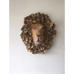 Trophée lion en carton et papier recyclés