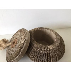 Boite en dentelle de carton