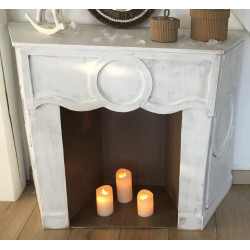 Meuble cheminée en carton