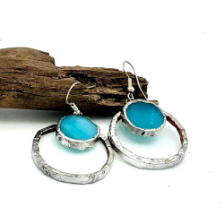 Boucles d'oreilles pastille bicolore bleu clair et transparent